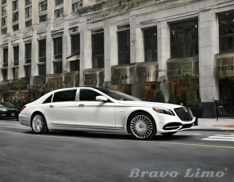 Maybach White Limousine (2 Comfort / 2 Max)