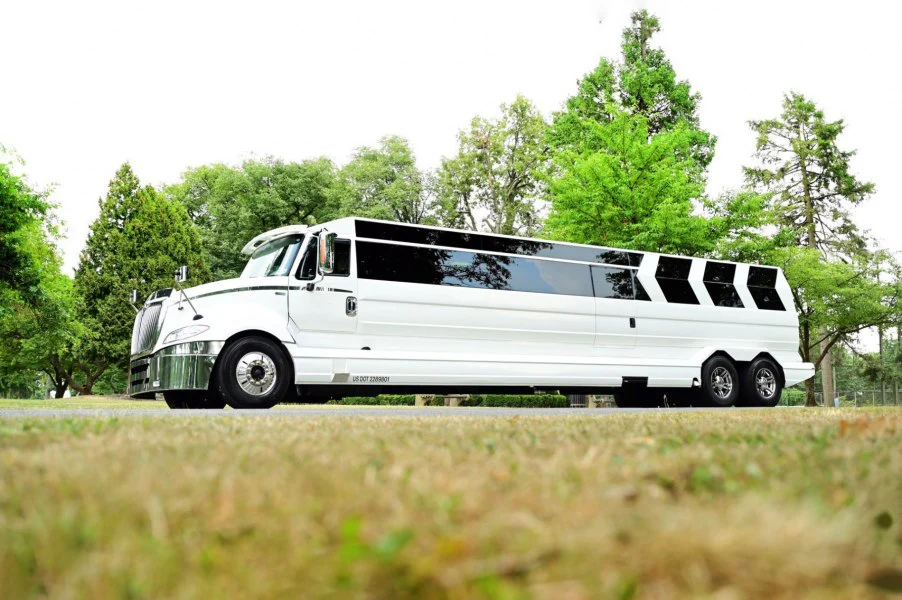 Luxury Transformer Party Bus &ndash; White (36 Comfort / 40 Max)